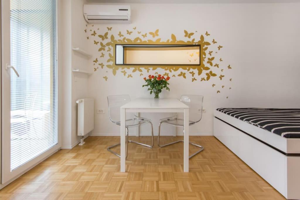 Gorgeous Central Flat With Garage 卢布尔雅那 外观 照片